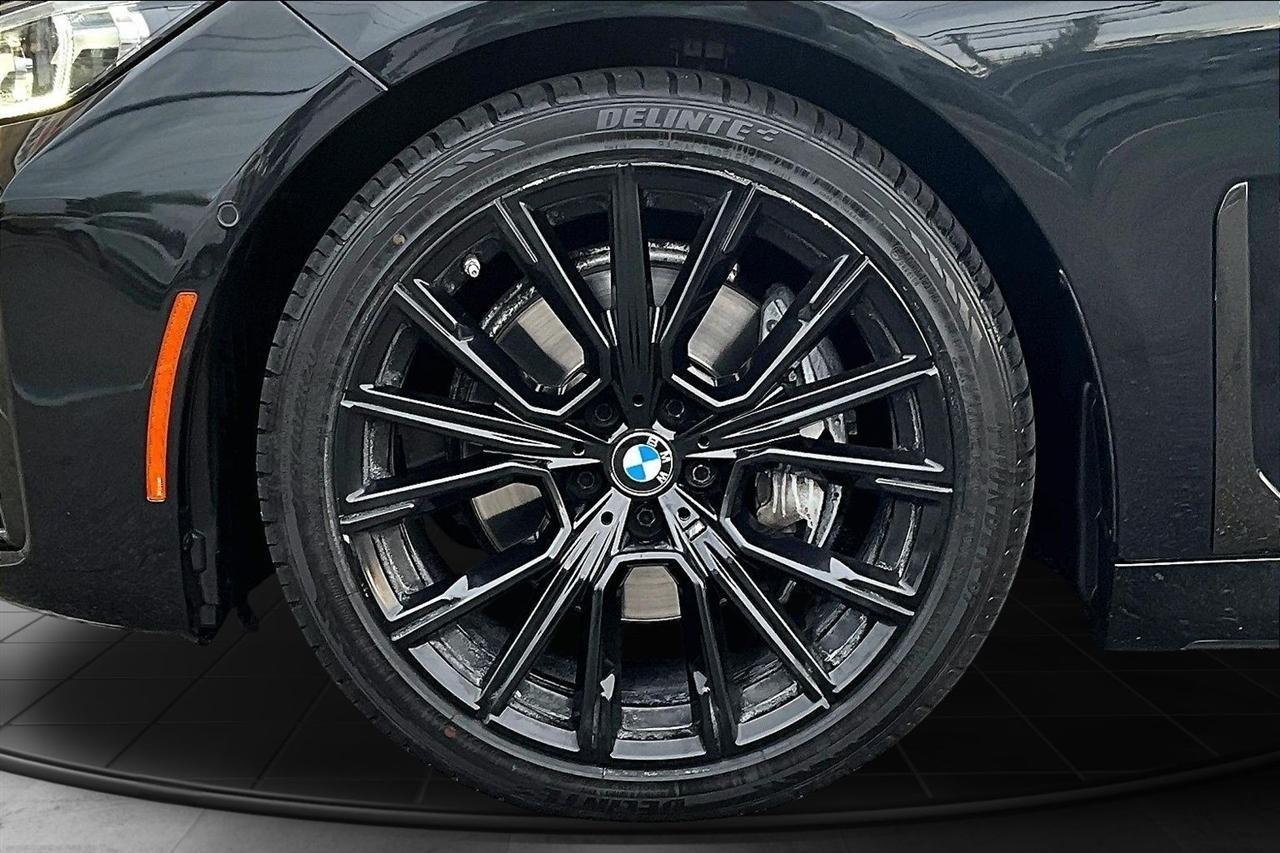 BMW 7-Series 740i 2022