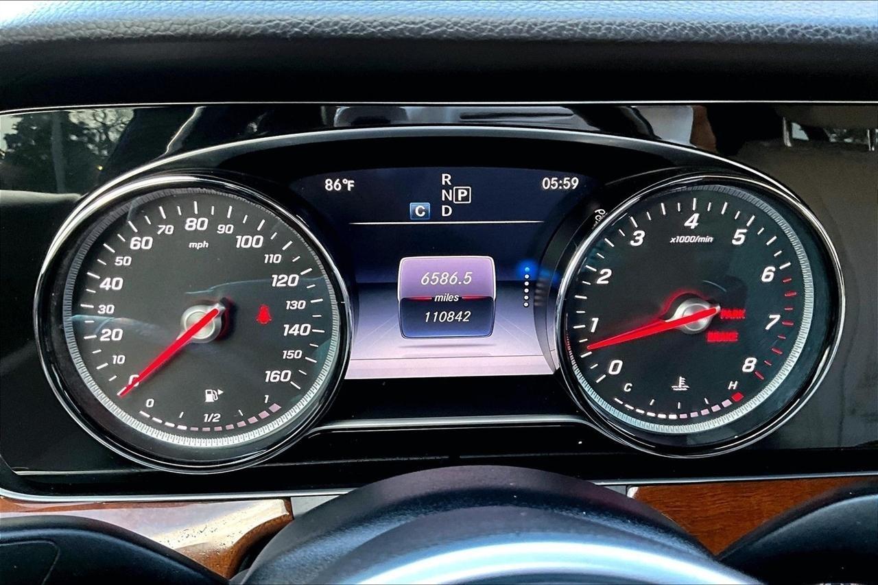 Mercedes-Benz E-Class E300 Luxury 4MATIC Sedan 2019