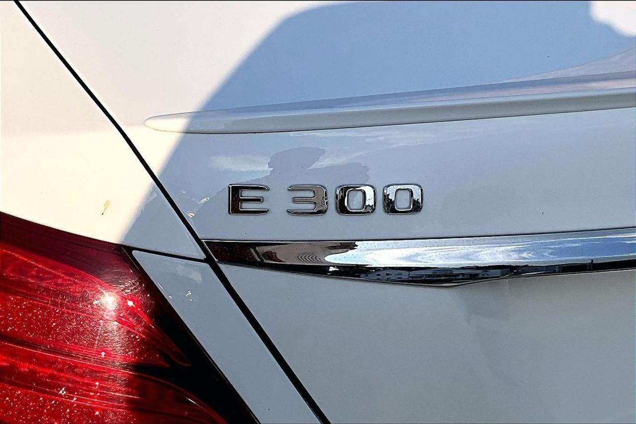 Mercedes-Benz E-Class E300 Luxury 4MATIC Sedan 2019