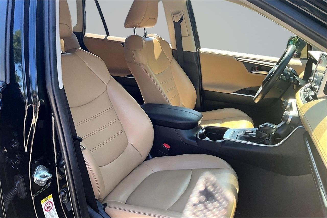 Toyota RAV4 Limited AWD 2019