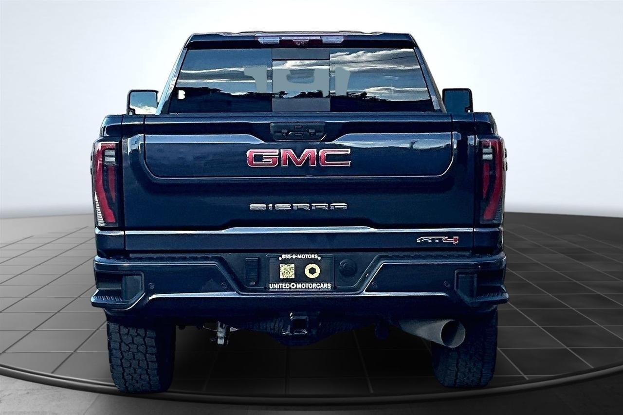 GMC Sierra 2500HD AT4 Crew Cab 4WD 2024