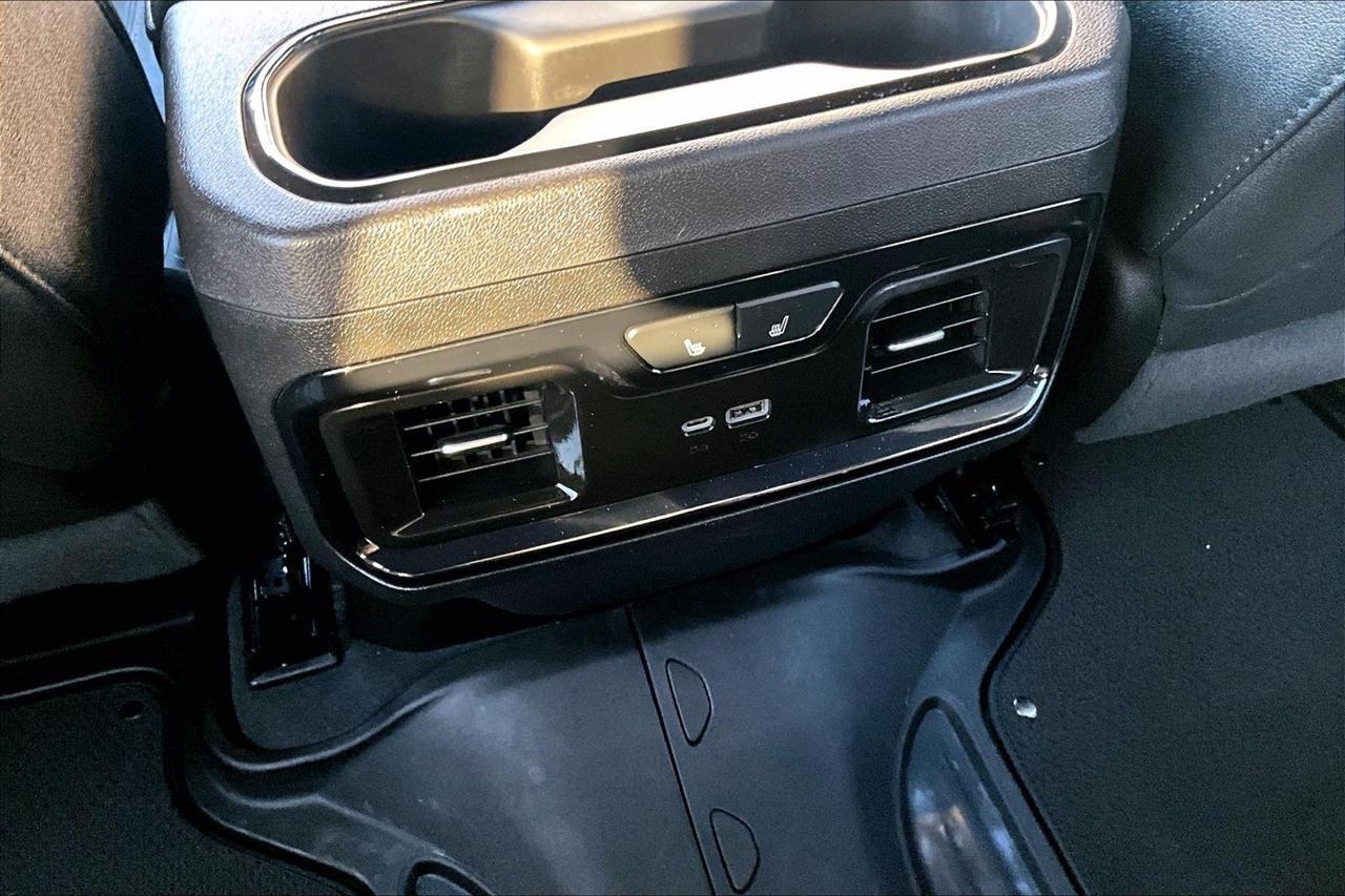 GMC Sierra 2500HD AT4 Crew Cab 4WD 2024