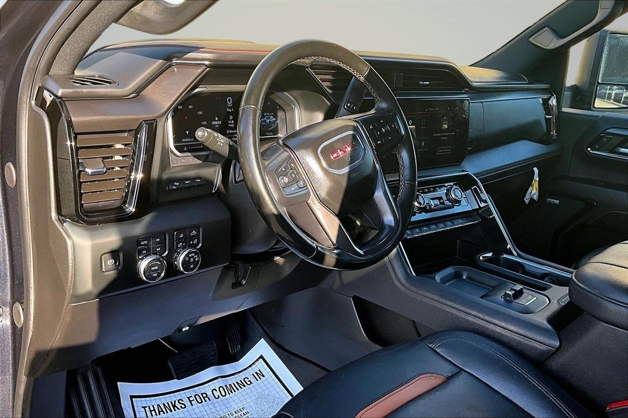 GMC Sierra 2500HD AT4 Crew Cab 4WD 2024