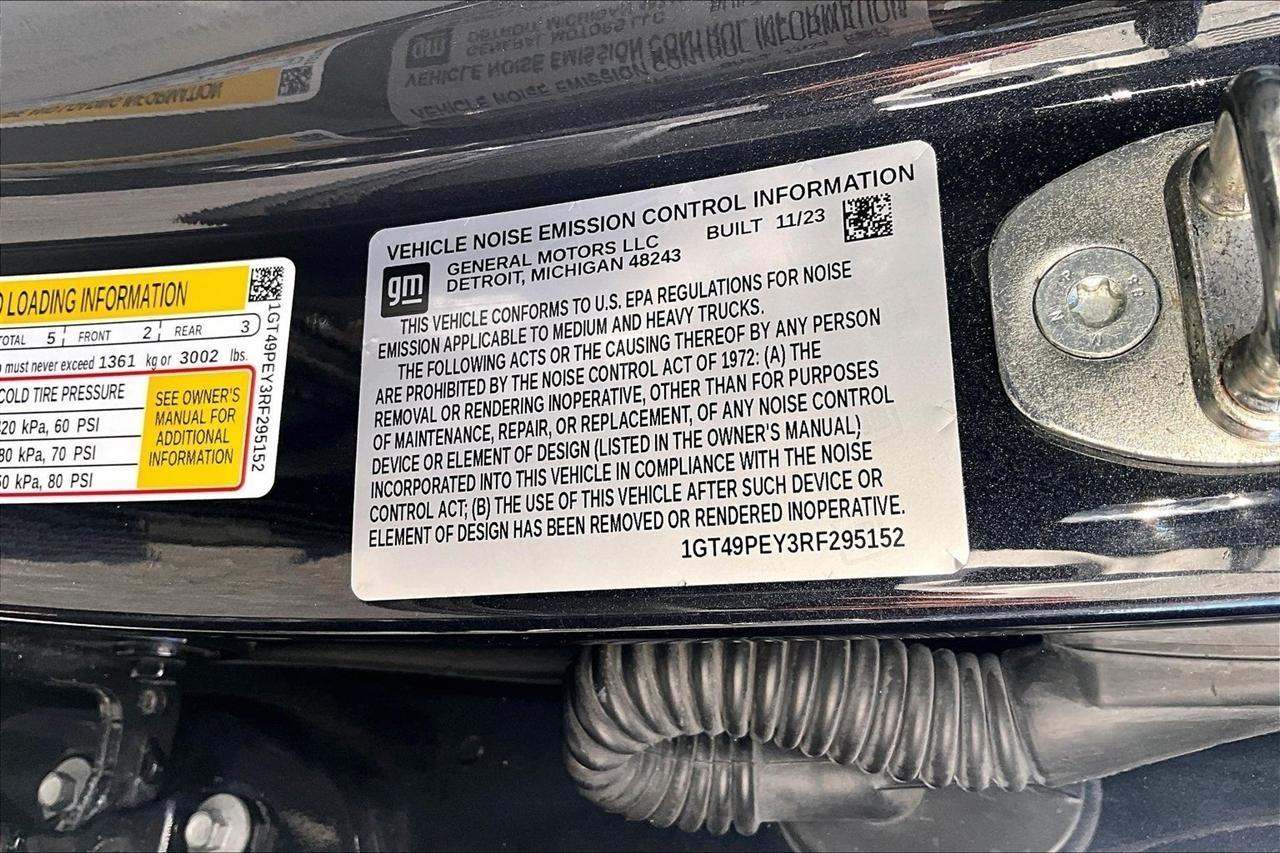 GMC Sierra 2500HD AT4 Crew Cab 4WD 2024