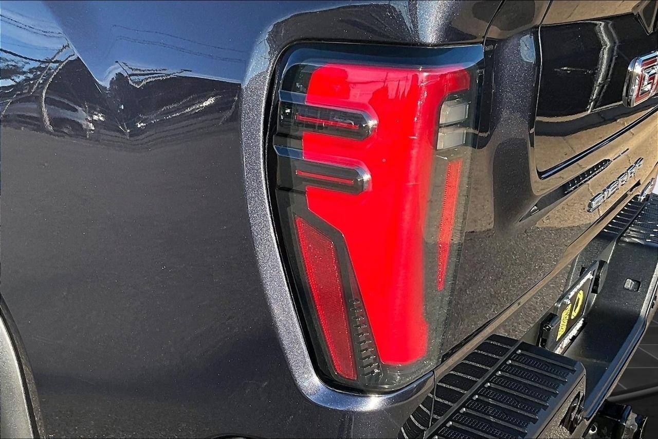 GMC Sierra 2500HD AT4 Crew Cab 4WD 2024