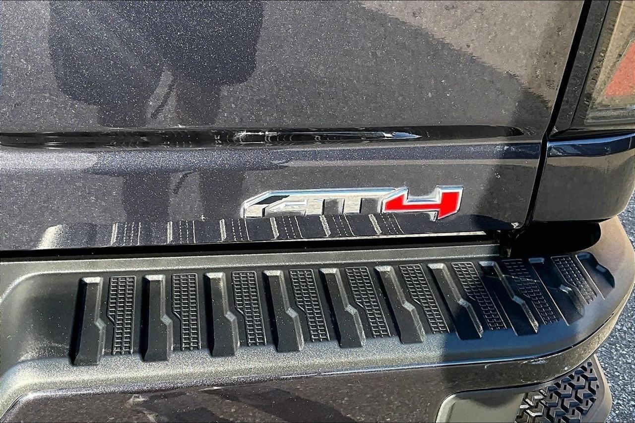 GMC Sierra 2500HD AT4 Crew Cab 4WD 2024