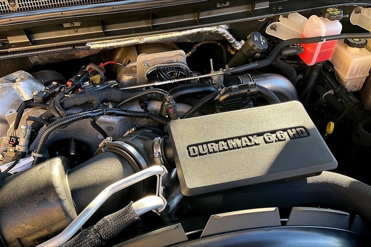GMC Sierra 2500HD AT4 Crew Cab 4WD 2024