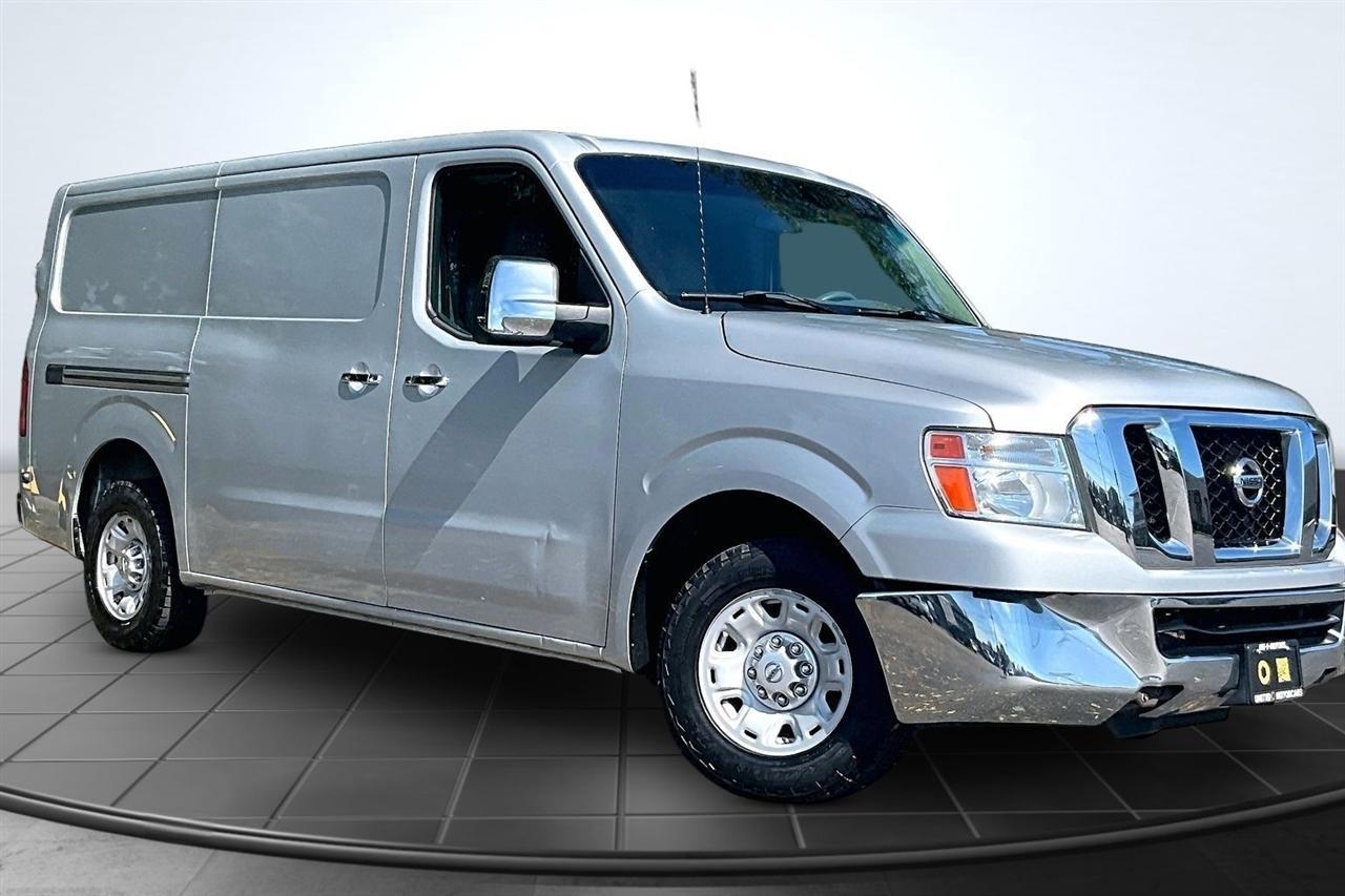 Nissan NV Cargo 3500 HD S High Roof 2012