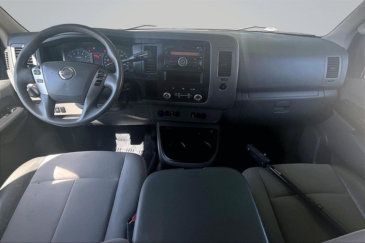 Nissan NV Cargo 3500 HD S High Roof 2012