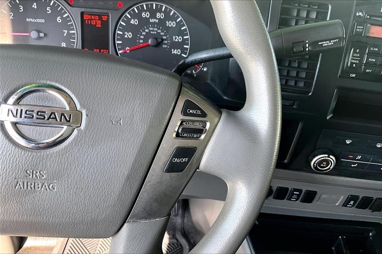 Nissan NV Cargo 3500 HD S High Roof 2012