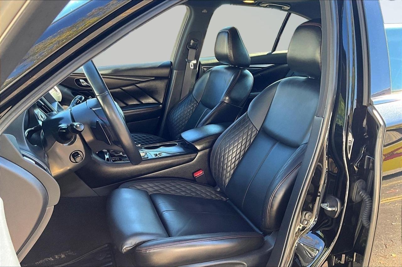 Infiniti Q50 Red Sport 400 AWD 2023