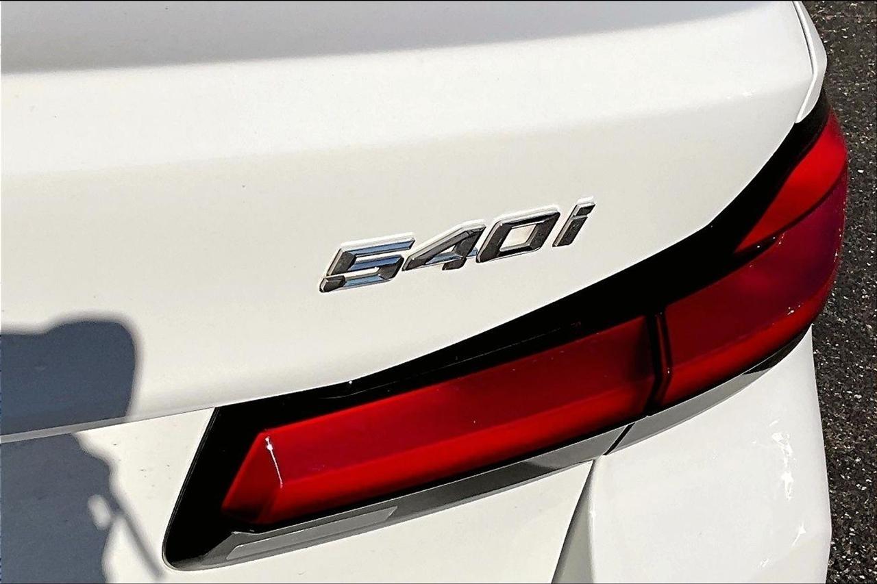BMW 5-Series 540i 2022