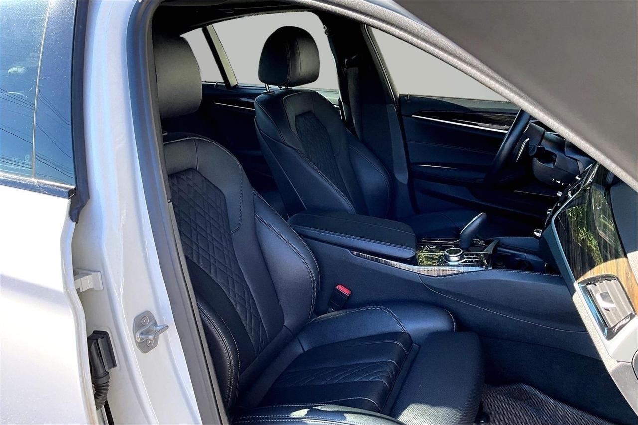 BMW 5-Series 540i 2022
