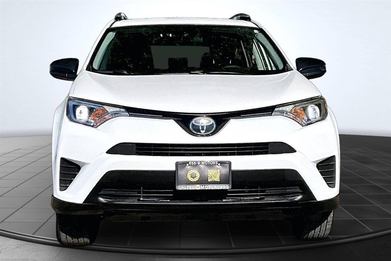 Toyota RAV4 LE AWD 2018