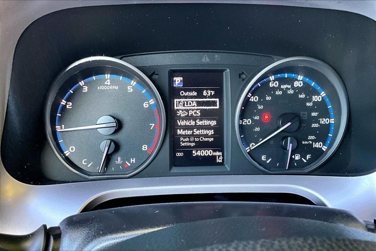 Toyota RAV4 LE AWD 2018