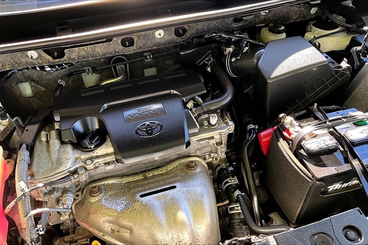 Toyota RAV4 LE AWD 2018