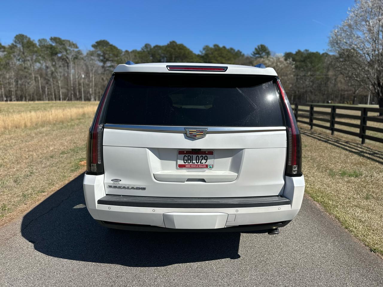 Cadillac Escalade Luxury 4WD 2017