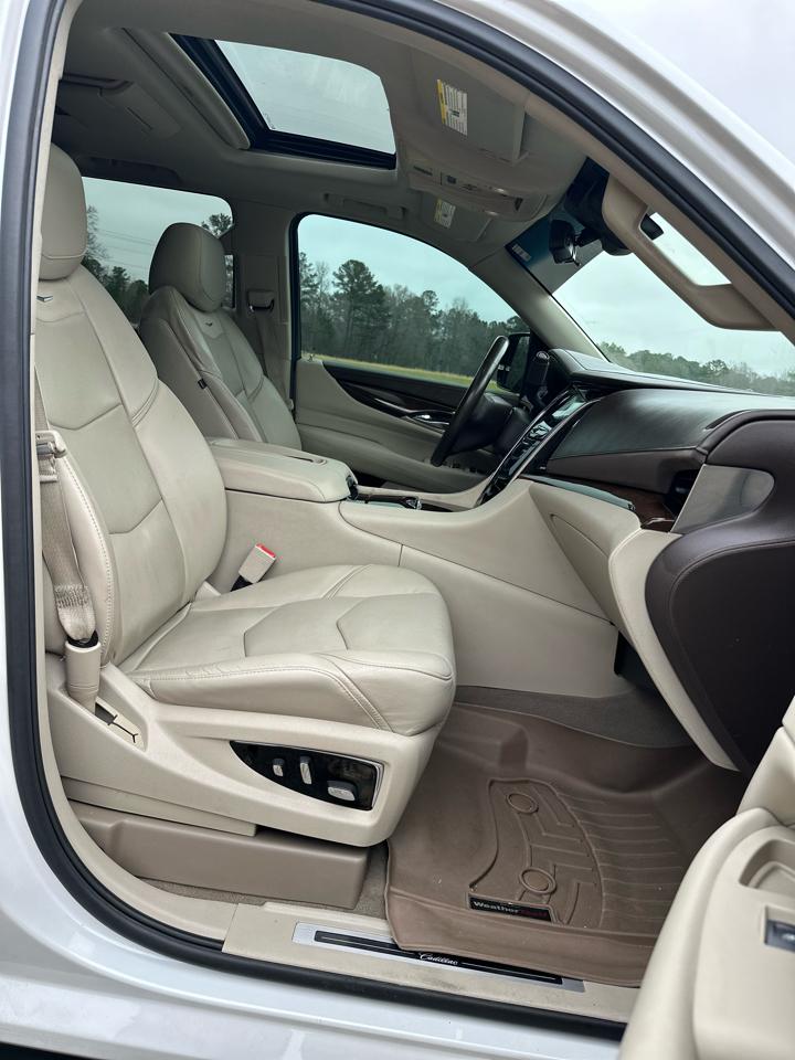 Cadillac Escalade Luxury 4WD 2017