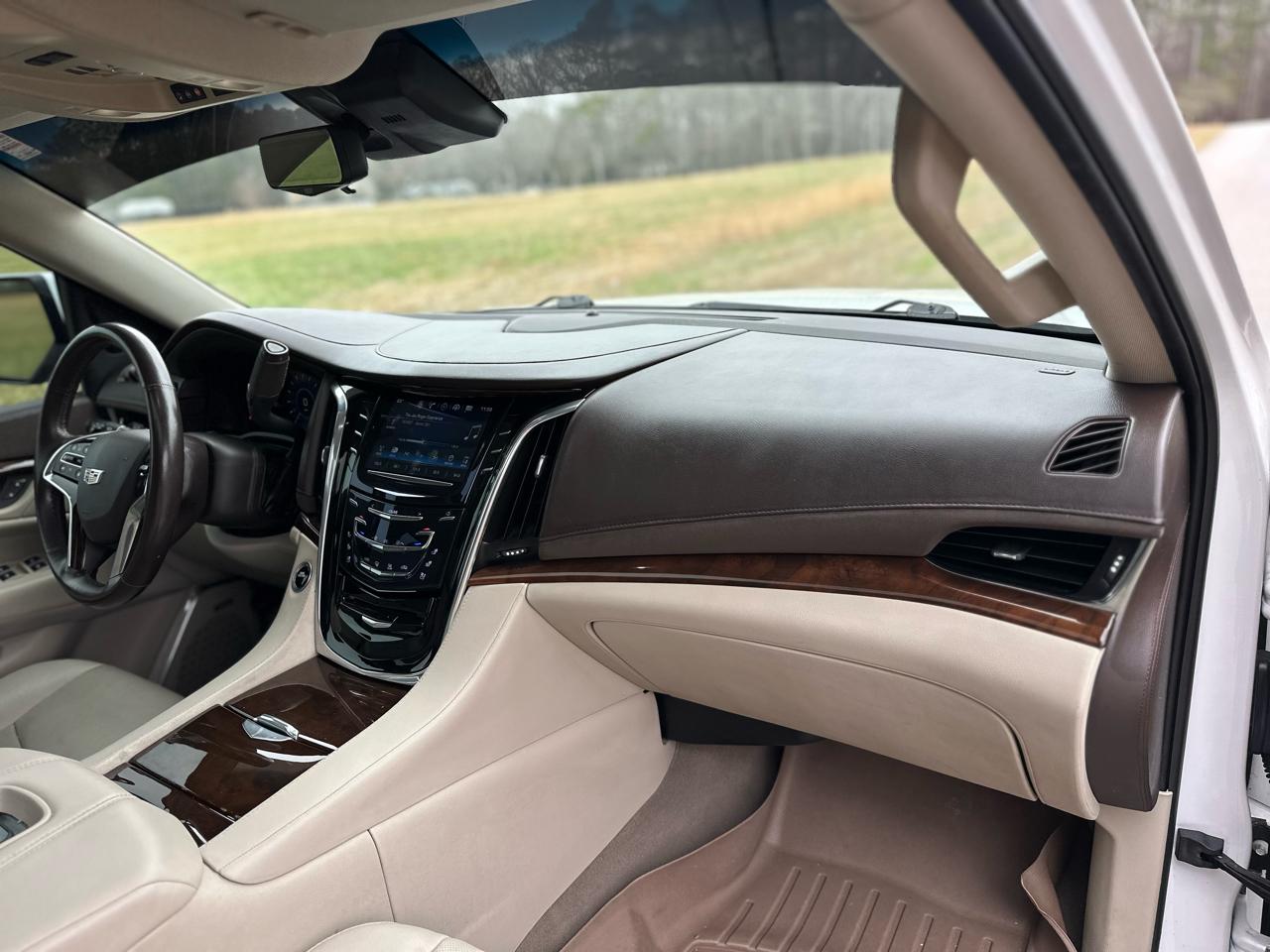 Cadillac Escalade Luxury 4WD 2017