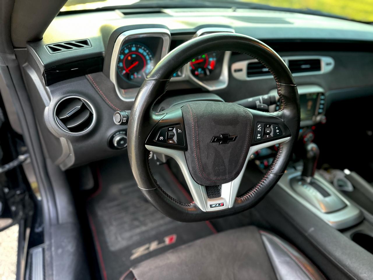 Chevrolet Camaro Coupe ZL1 2013