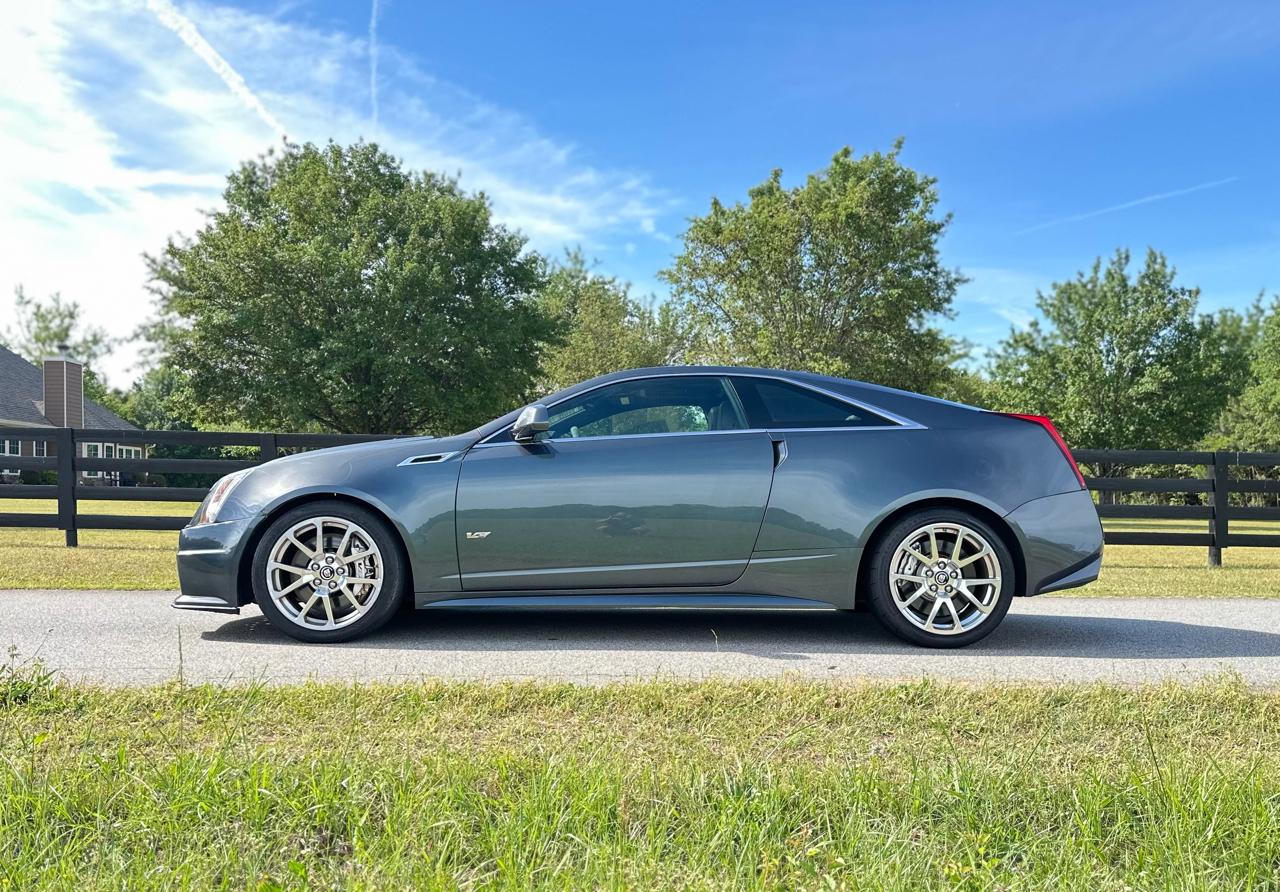 Cadillac CTS V Coupe 2011