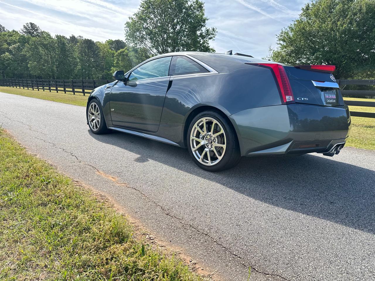 Cadillac CTS V Coupe 2011