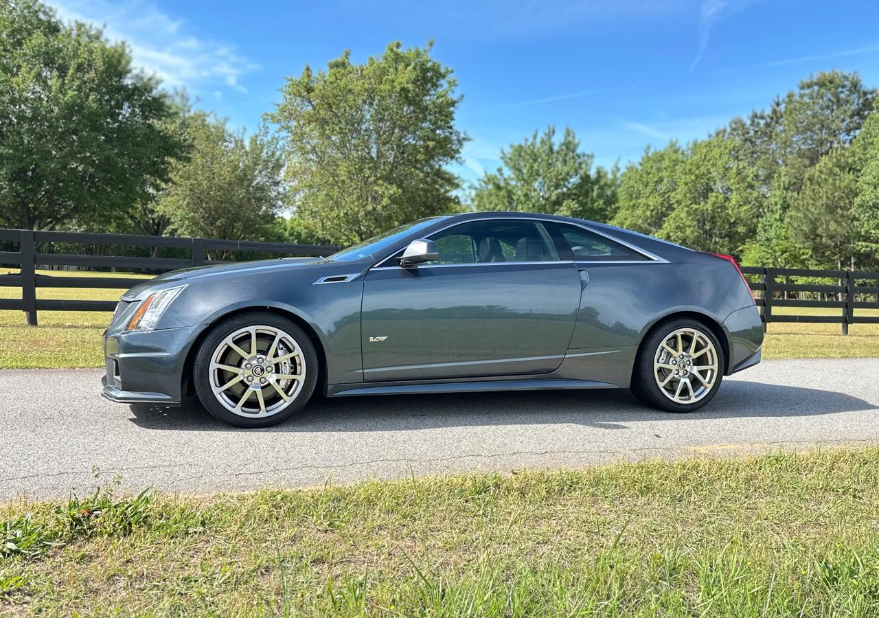 Cadillac CTS V Coupe 2011