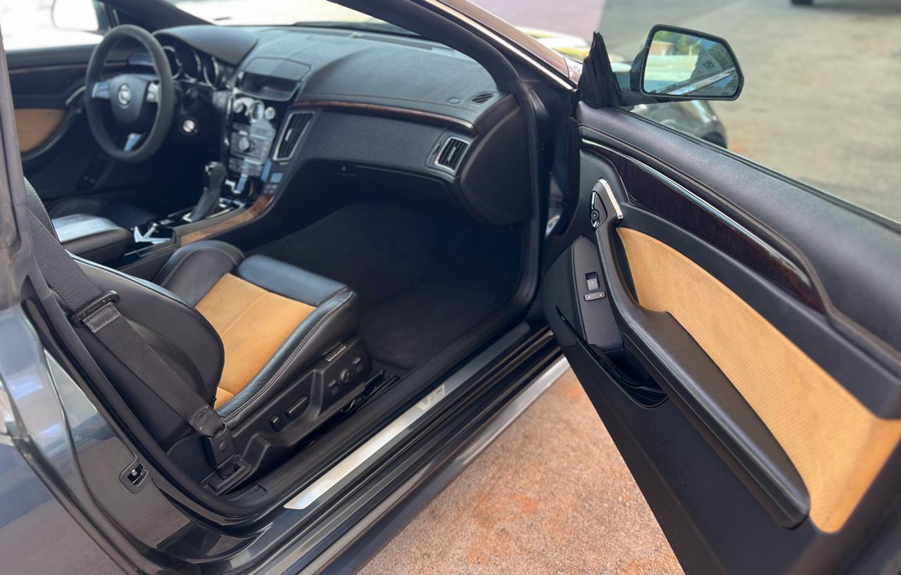 Cadillac CTS V Coupe 2011