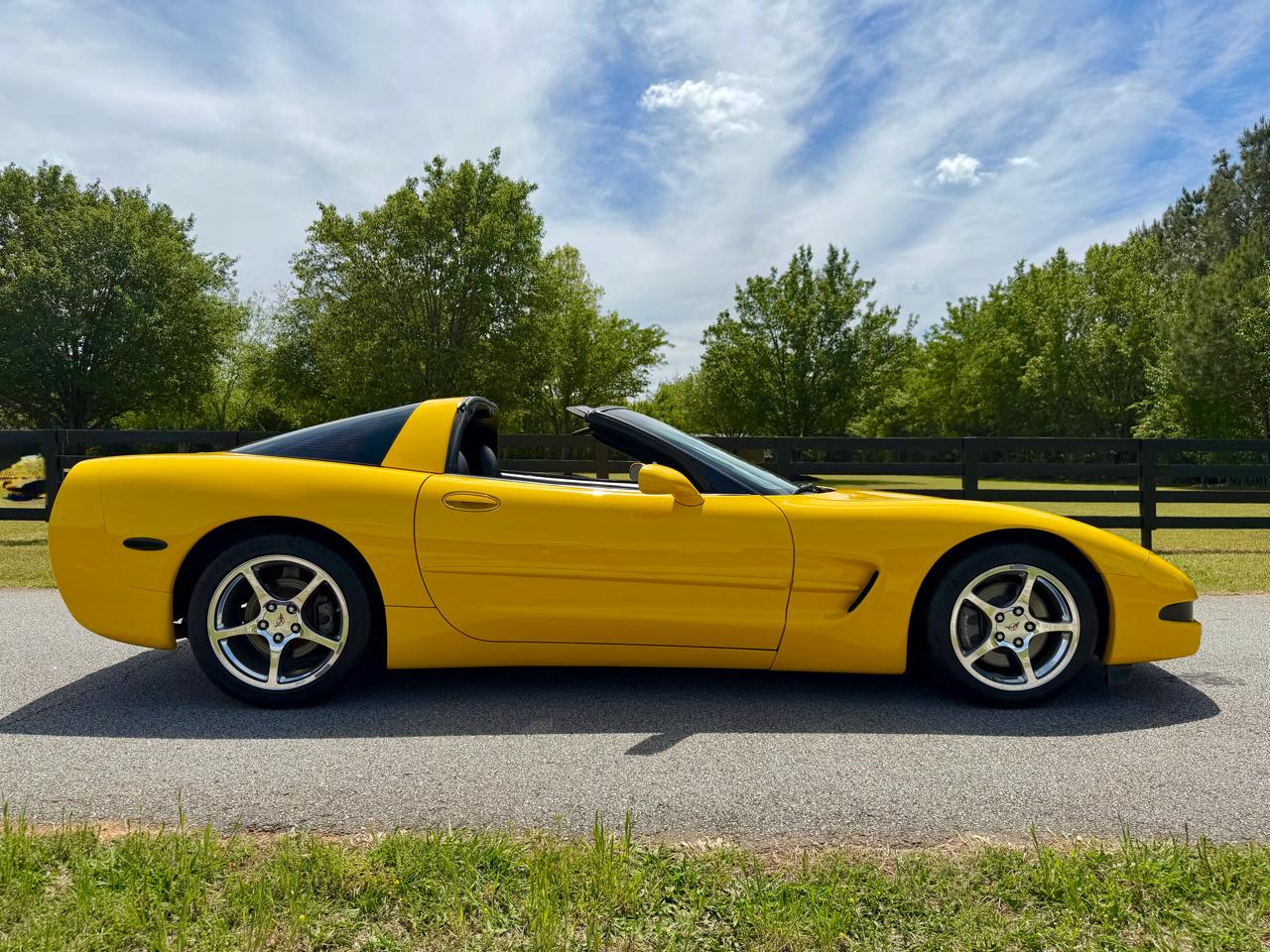 Chevrolet Corvette Coupe 2003