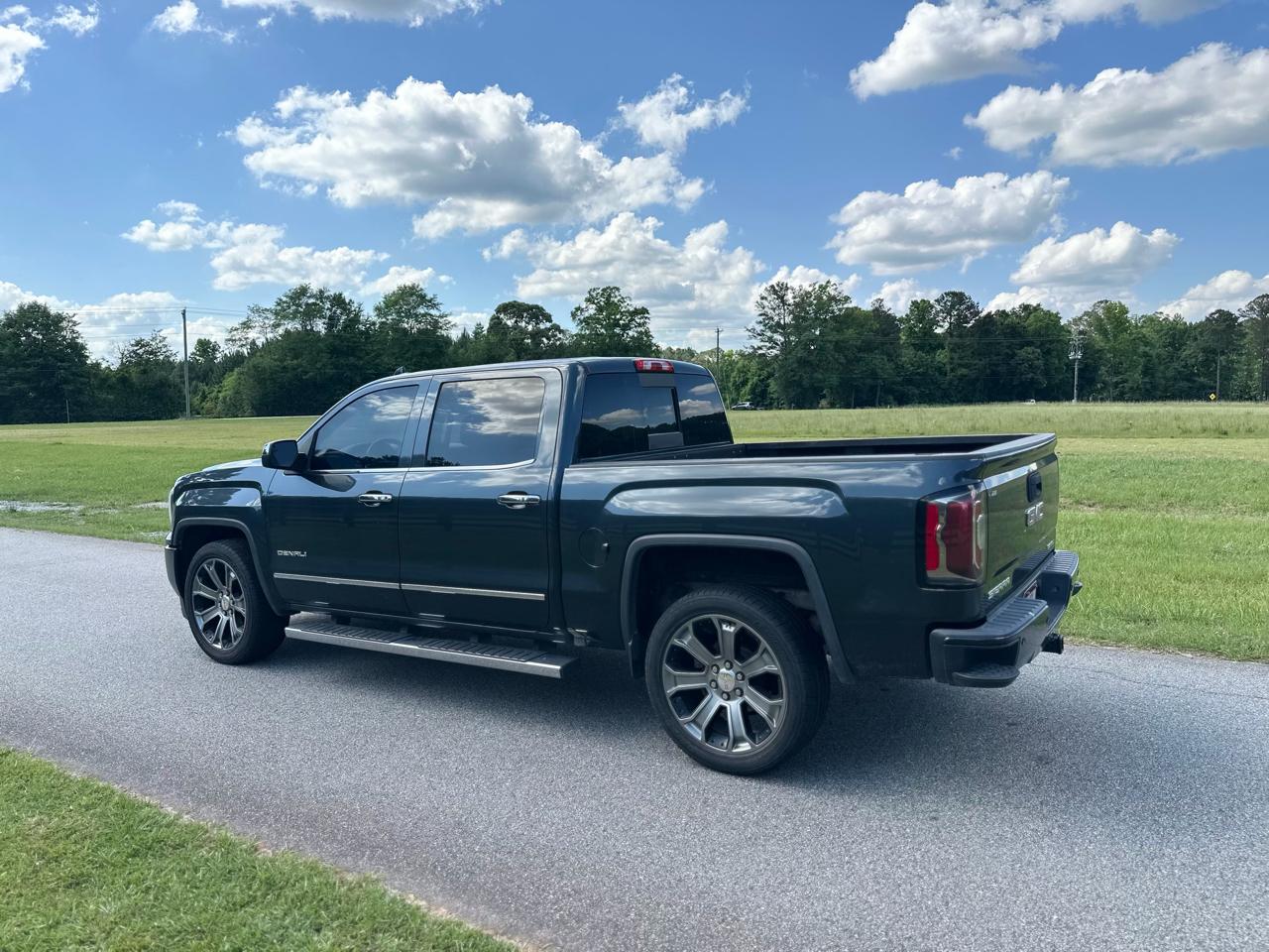 GMC Sierra 1500 Denali Crew Cab Short Box 4WD 2017