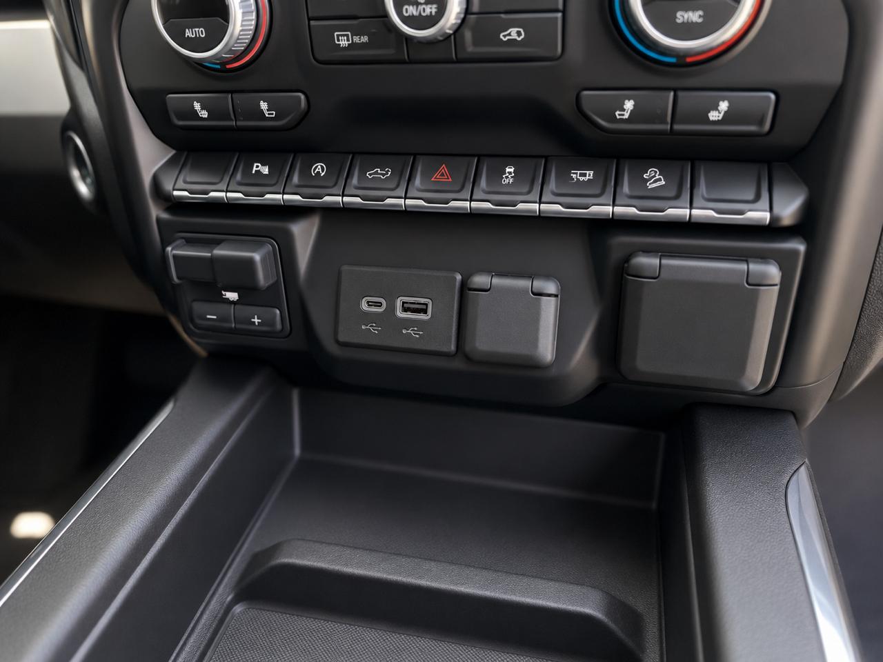 Chevrolet Silverado 1500 4WD Crew Cab 147" Custom Trail Boss 2021