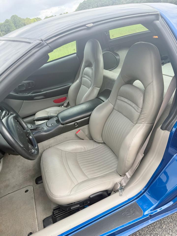 Chevrolet Corvette Coupe 2002