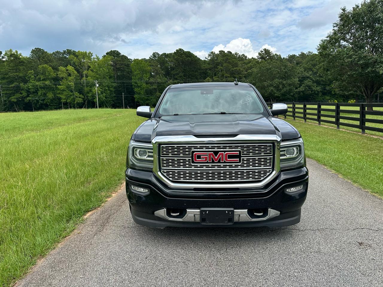 GMC Sierra 1500 4WD Crew Cab 143.5" Denali 2018