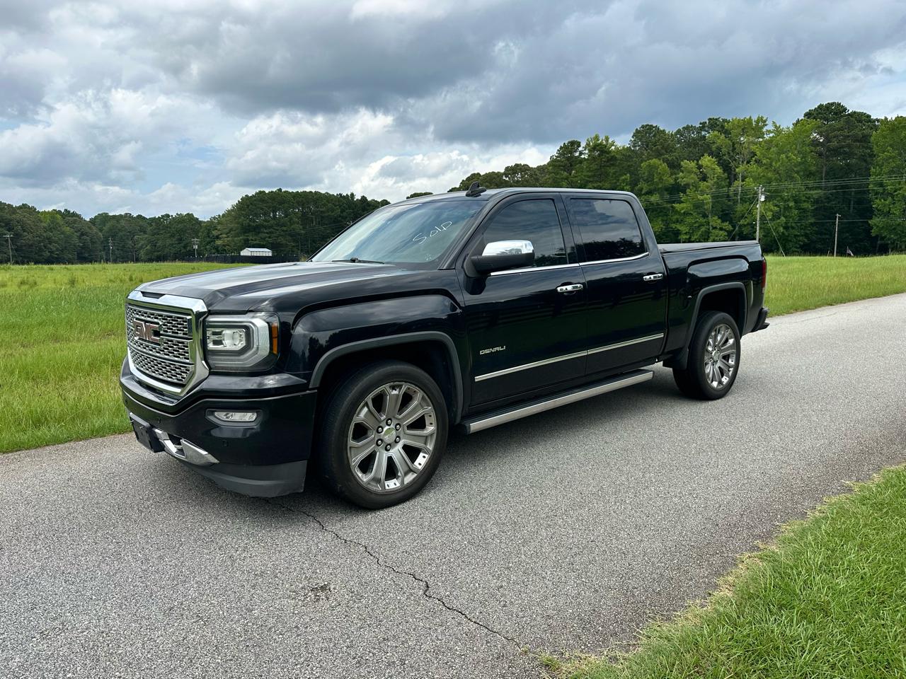 GMC Sierra 1500 4WD Crew Cab 143.5" Denali 2018