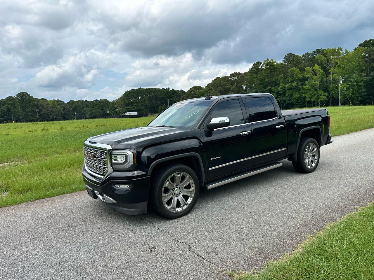 GMC Sierra 1500 4WD Crew Cab 143.5" Denali 2018