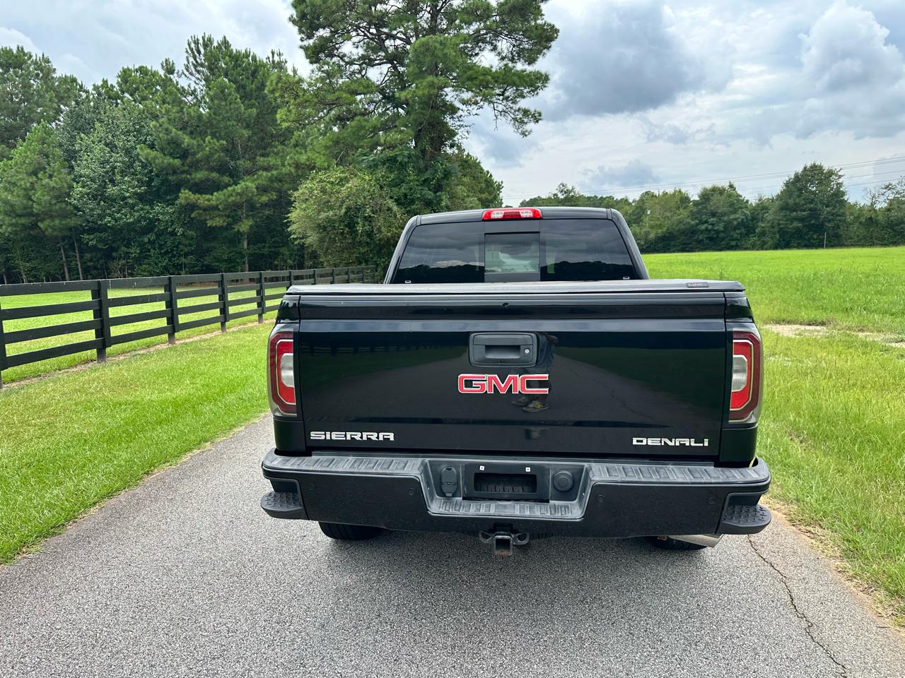 GMC Sierra 1500 4WD Crew Cab 143.5" Denali 2018