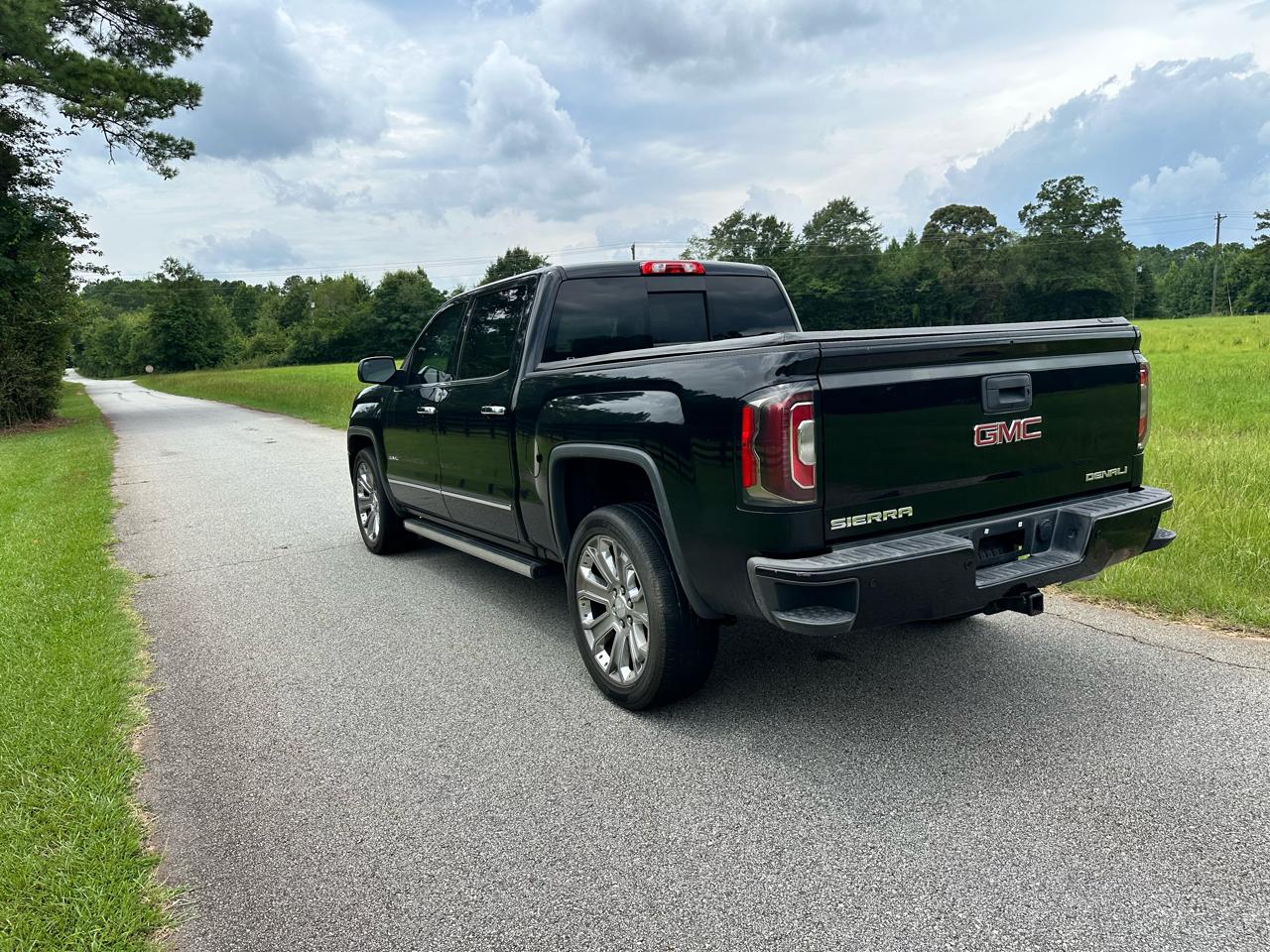GMC Sierra 1500 4WD Crew Cab 143.5" Denali 2018