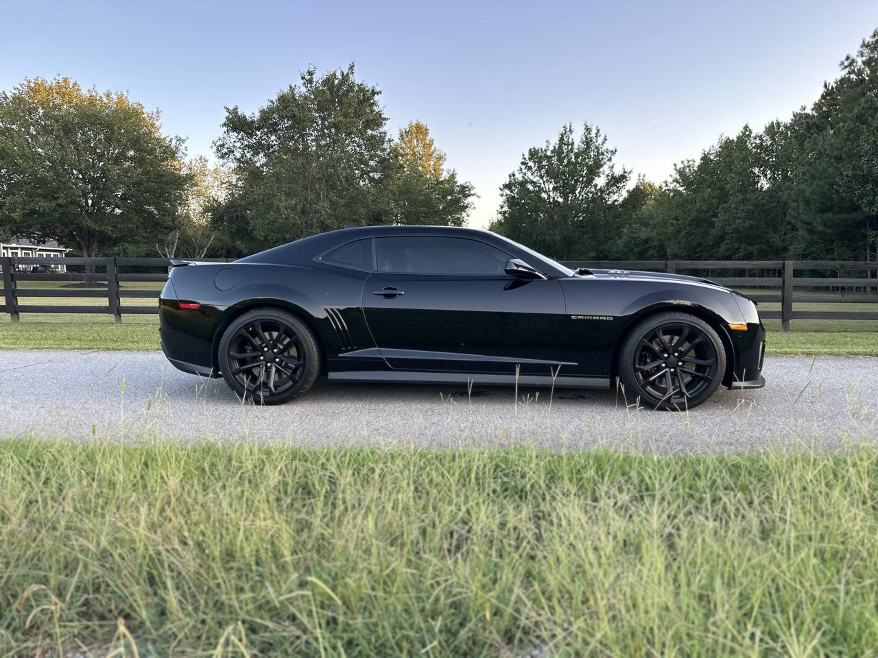 Chevrolet Camaro Coupe ZL1 2013