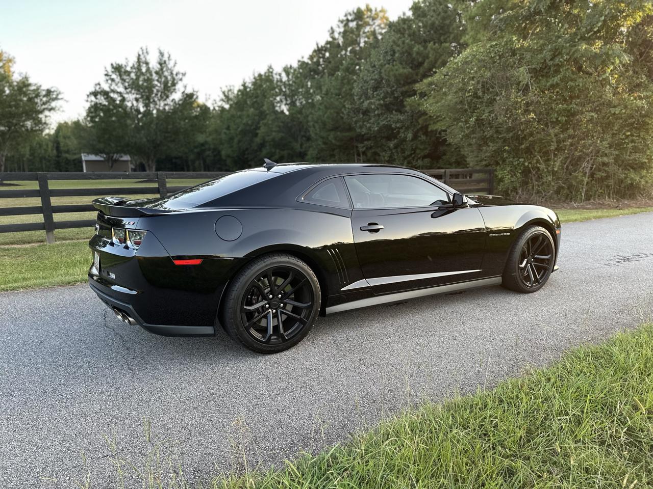 Chevrolet Camaro Coupe ZL1 2013