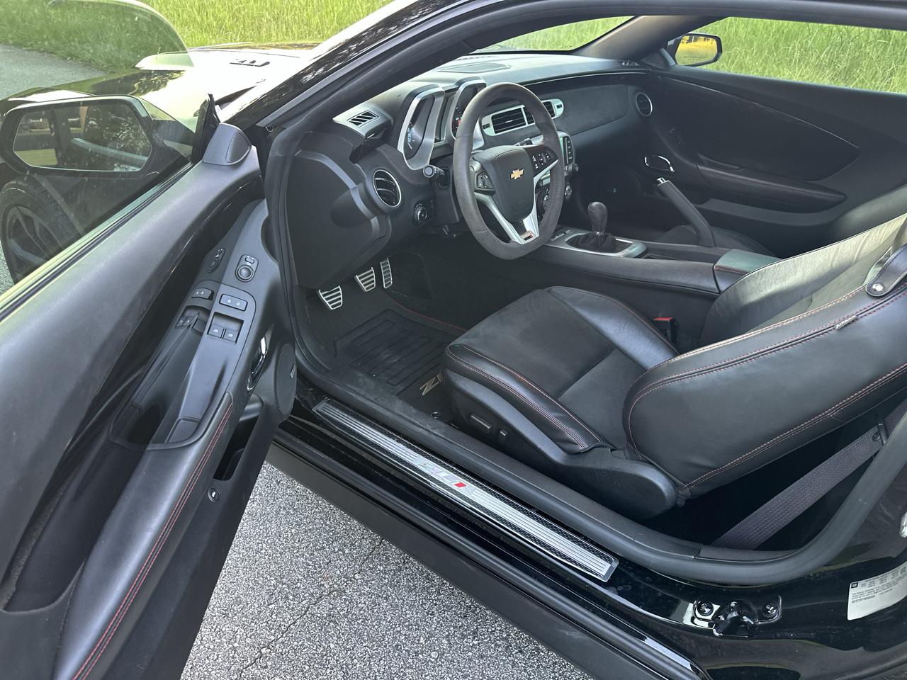 Chevrolet Camaro Coupe ZL1 2013