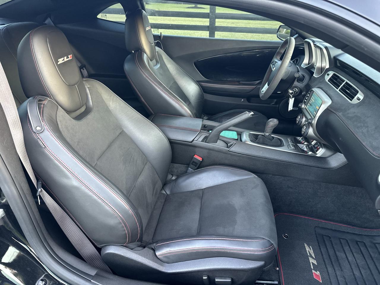 Chevrolet Camaro Coupe ZL1 2013