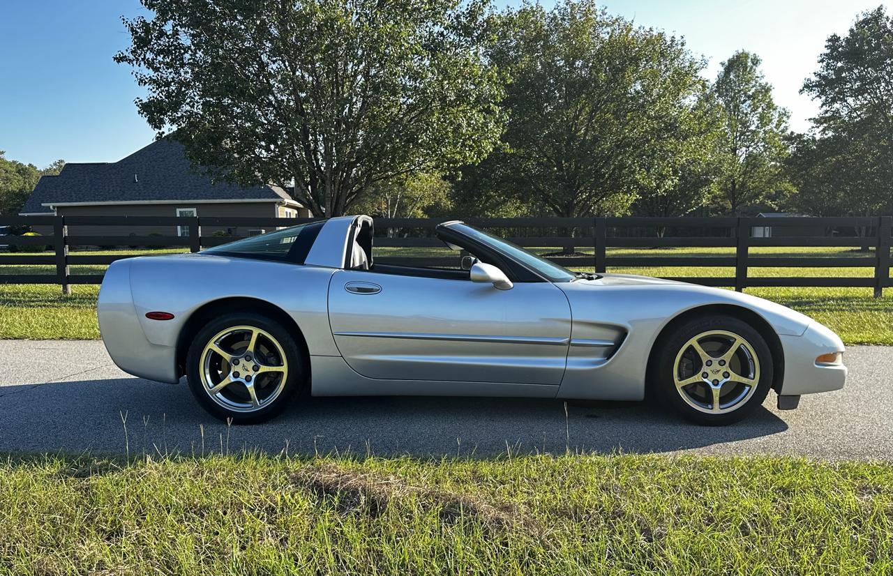 Chevrolet Corvette Coupe 2002