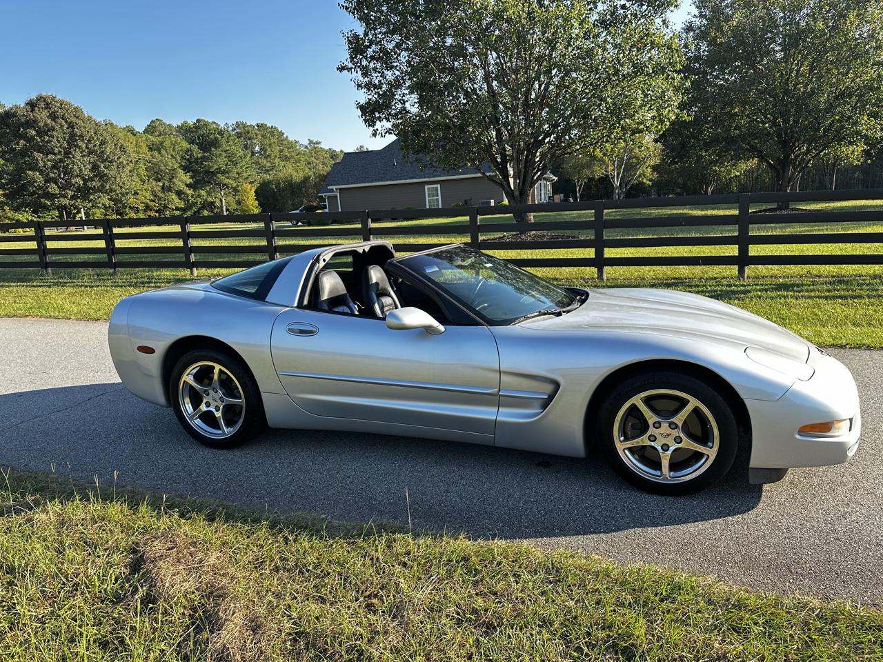 Chevrolet Corvette Coupe 2002
