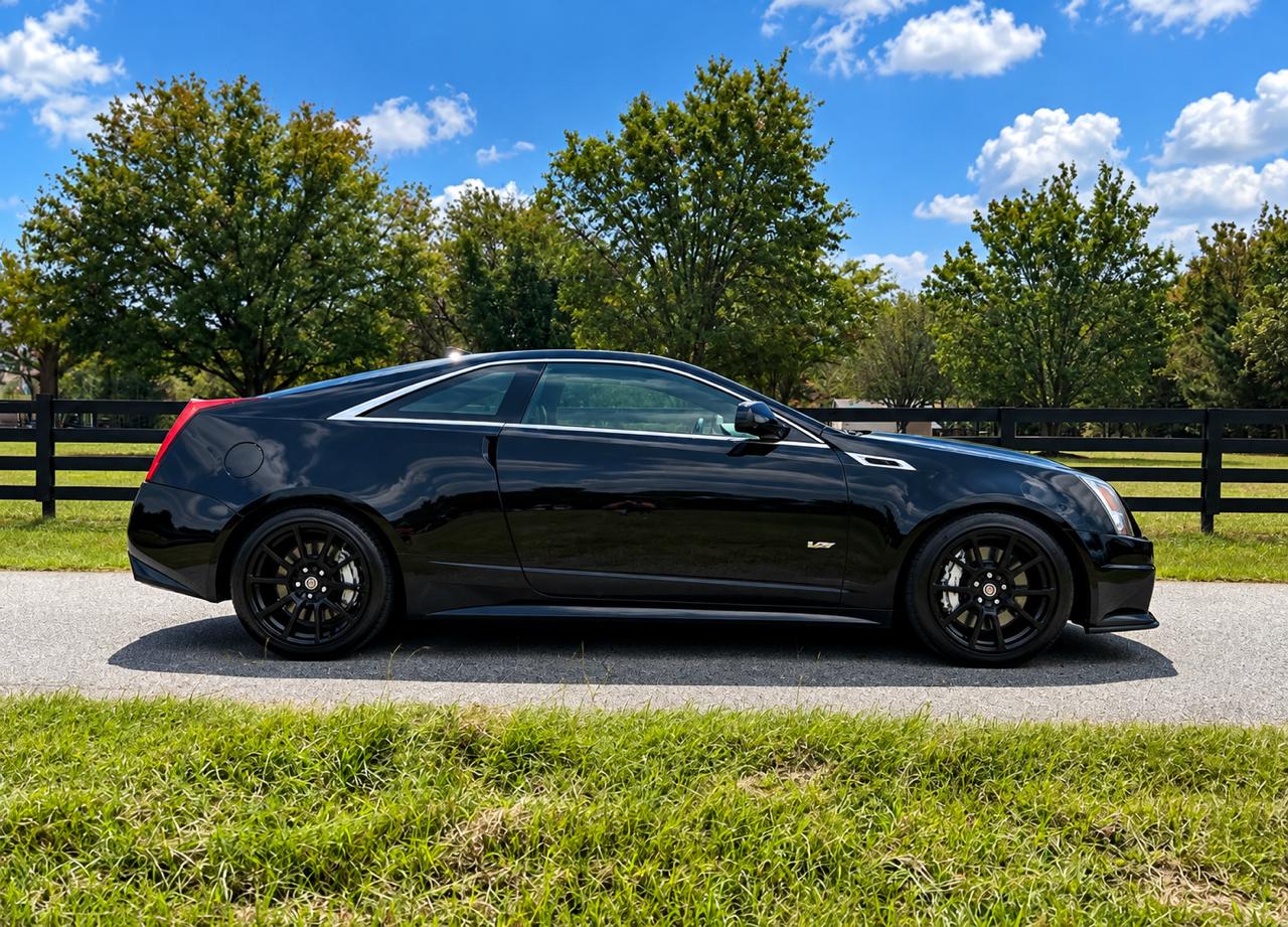 Cadillac CTS V Coupe 2011