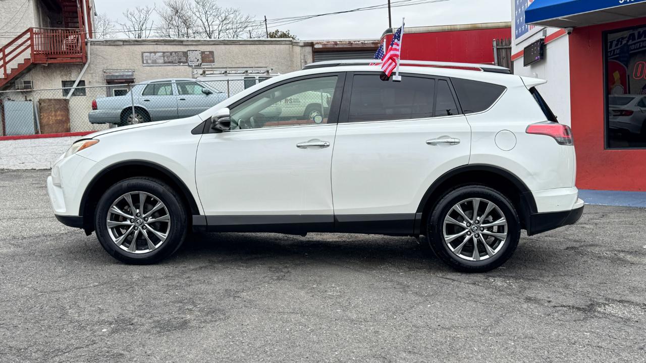 Toyota RAV4 Platinum AWD (Natl) 2017
