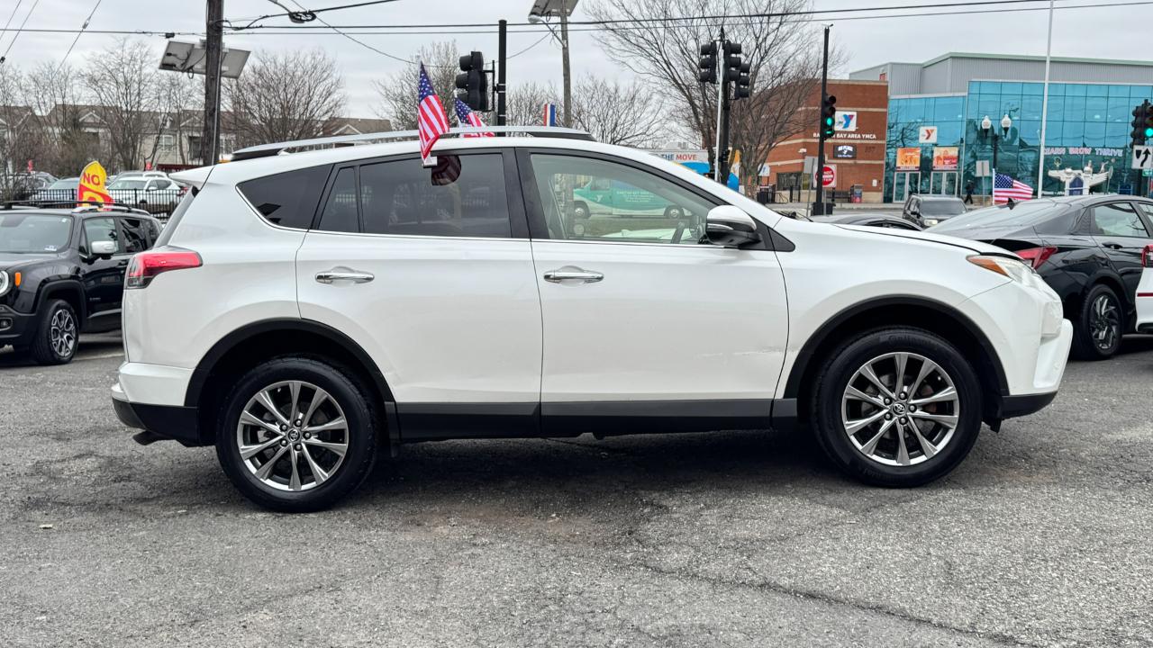Toyota RAV4 Platinum AWD (Natl) 2017