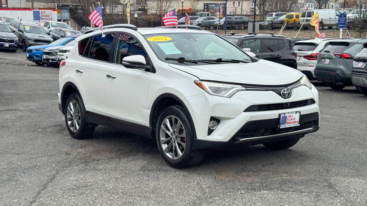 Toyota RAV4 Platinum AWD (Natl) 2017