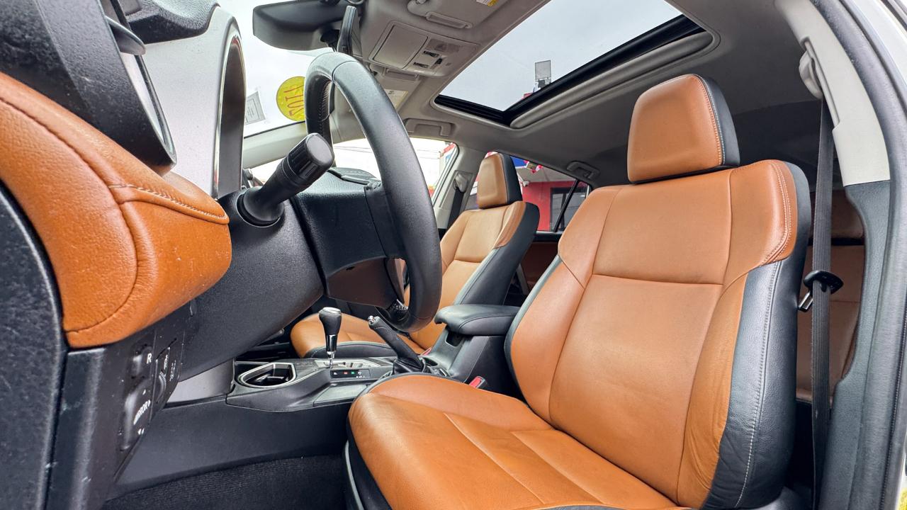 Toyota RAV4 Platinum AWD (Natl) 2017