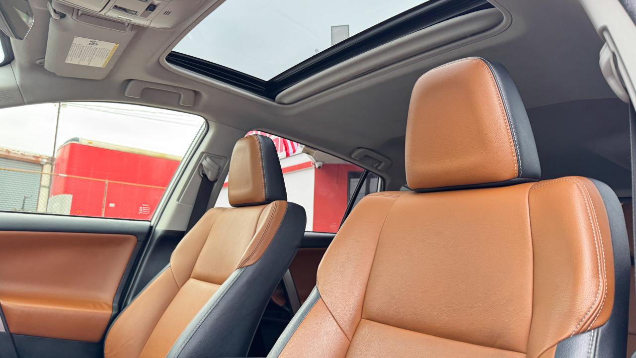 Toyota RAV4 Platinum AWD (Natl) 2017