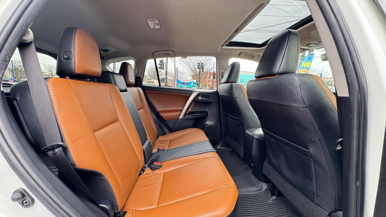 Toyota RAV4 Platinum AWD (Natl) 2017